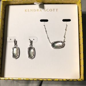 Kendra scott necklace and earrings